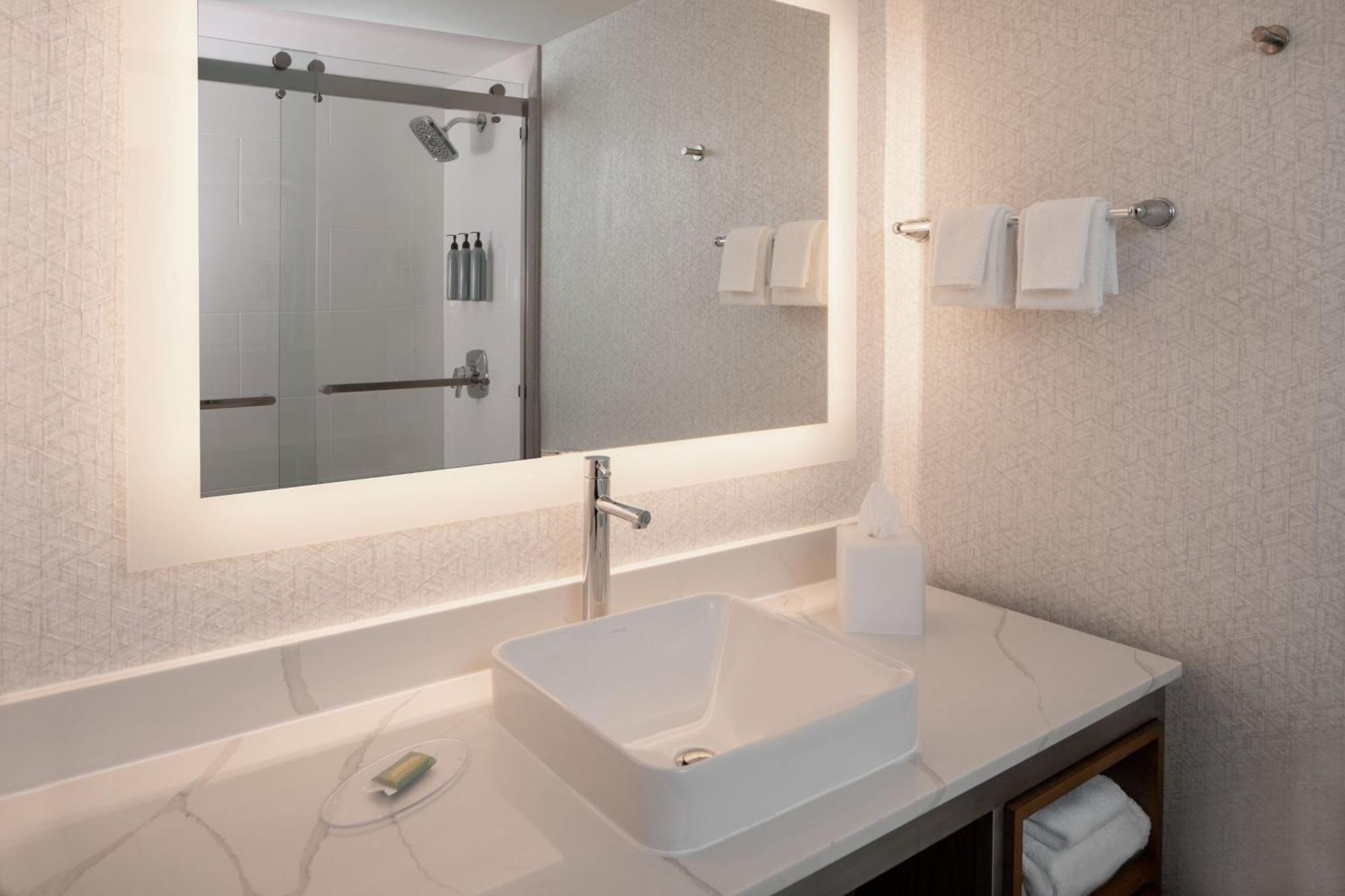Courtyard Miami Coral Gables Hotel Ngoại thất bức ảnh