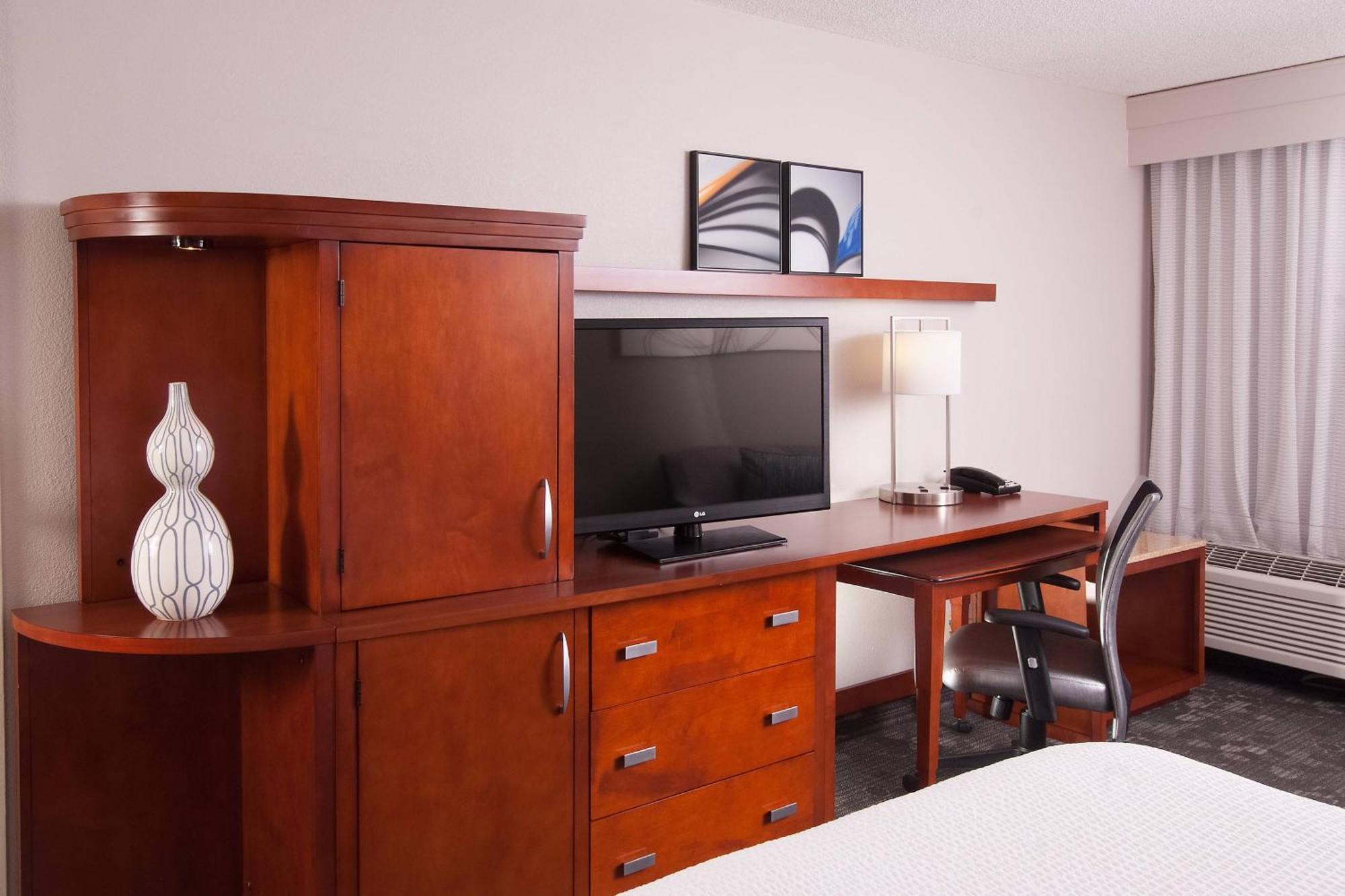 Courtyard Miami Coral Gables Hotel Ngoại thất bức ảnh