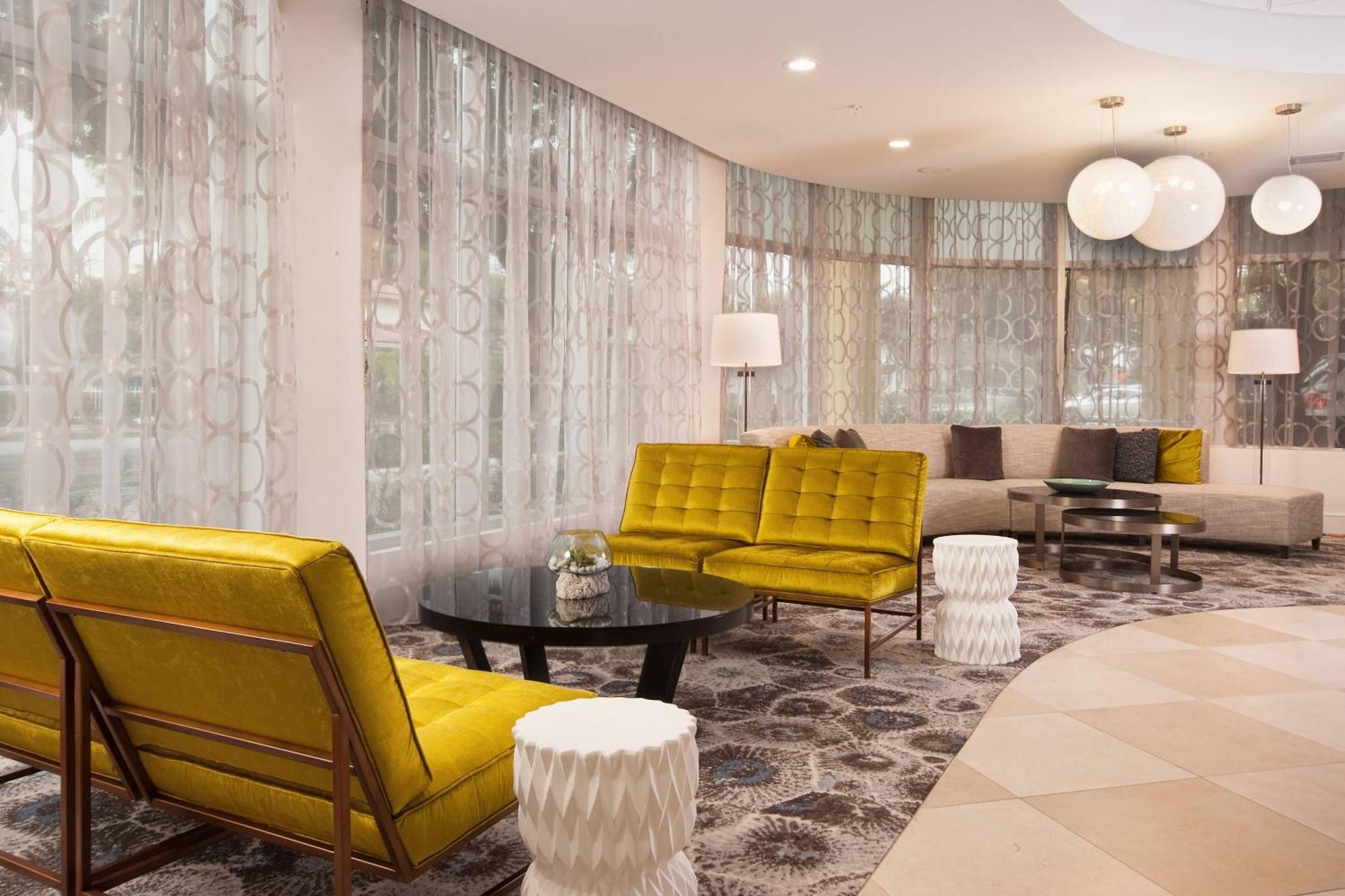 Courtyard Miami Coral Gables Hotel Ngoại thất bức ảnh