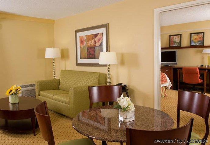Courtyard Miami Coral Gables Hotel Phòng bức ảnh