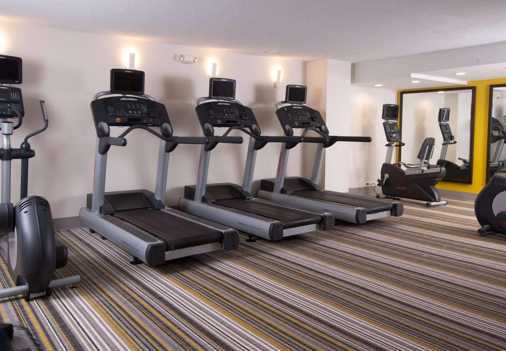 Courtyard Miami Coral Gables Hotel Ngoại thất bức ảnh