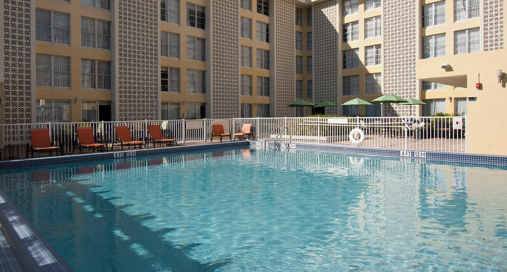Courtyard Miami Coral Gables Hotel Ngoại thất bức ảnh